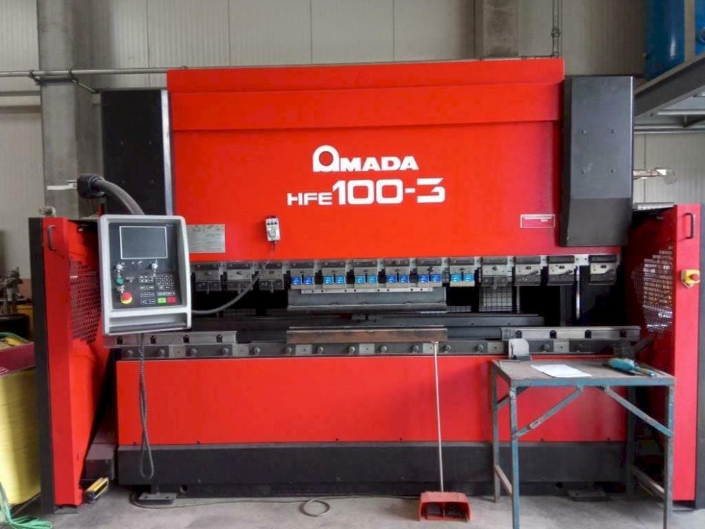 Frontansicht der AMADA HFE 100-3  Maschine