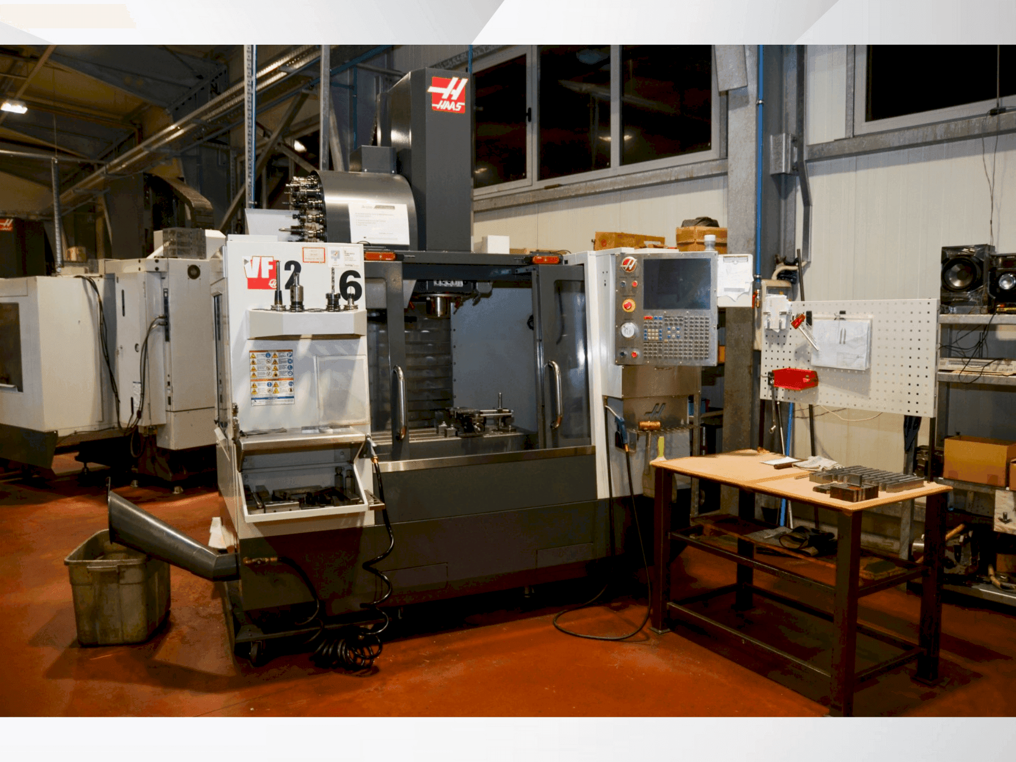 Frontansicht der HAAS VF 2  Maschine