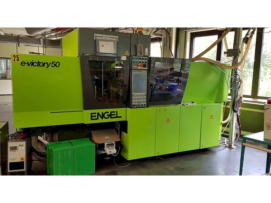 Frontansicht der ENGEL e-Victory 200/50  Maschine