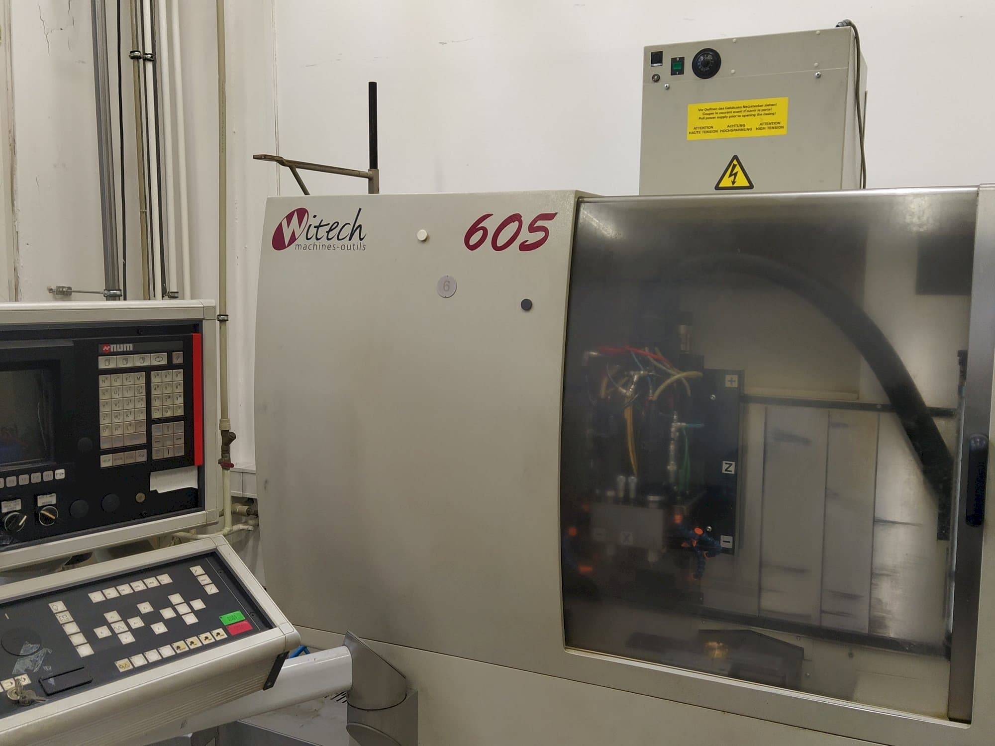 Frontansicht der Witech 605  Maschine