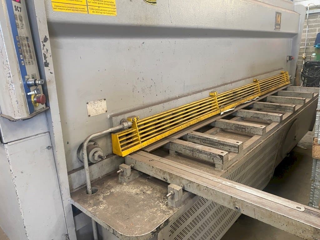 Frontansicht der HACO HSLX 3013  Maschine