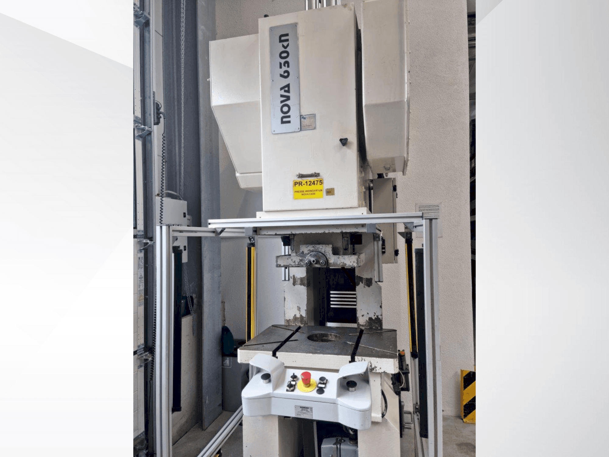 Frontansicht der BEUTLER Nova C630kN  Maschine