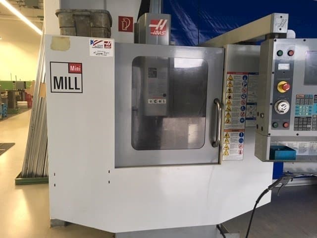 Frontansicht der HAAS Mini Mill HE  Maschine