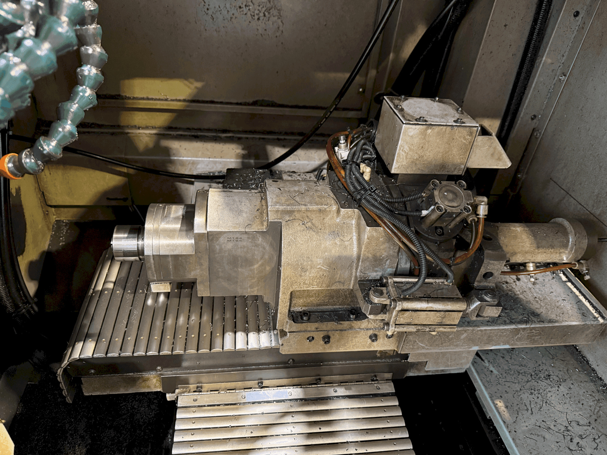 Frontansicht der TSUGAMI HS207  Maschine