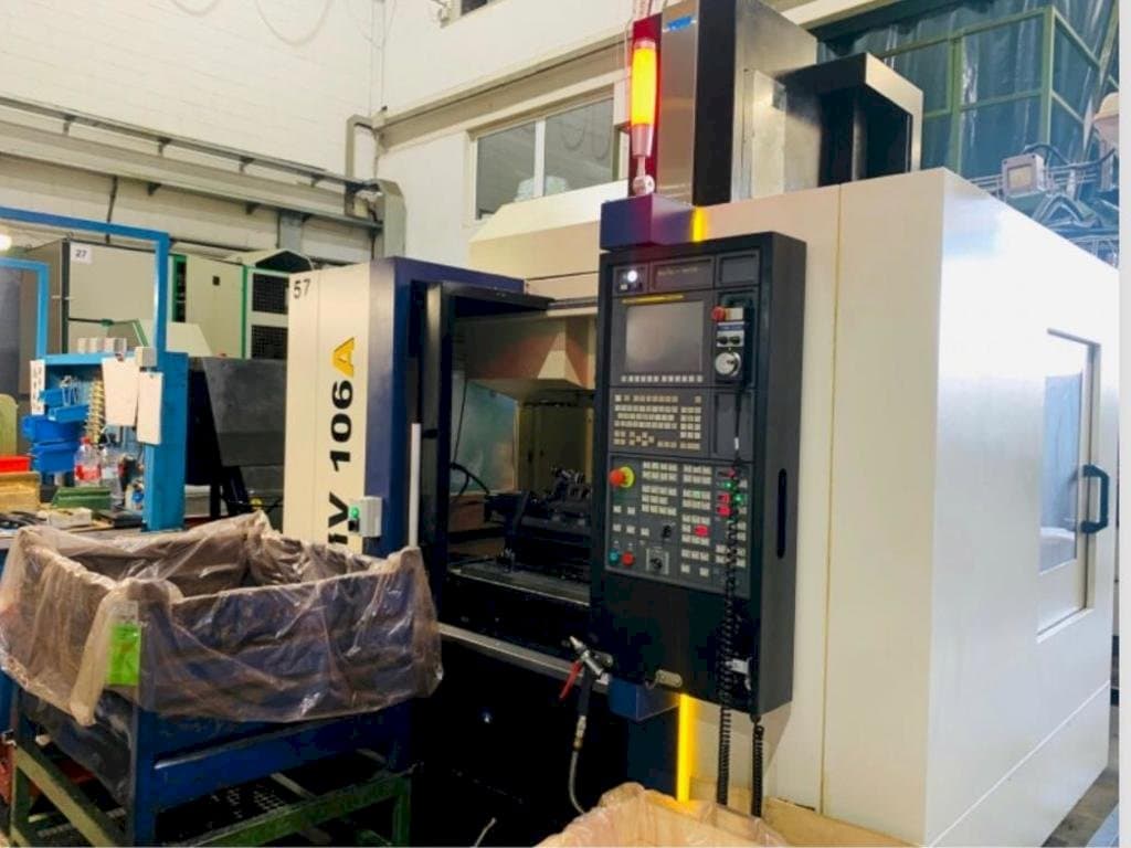 Frontansicht der YCM NMV106A  Maschine