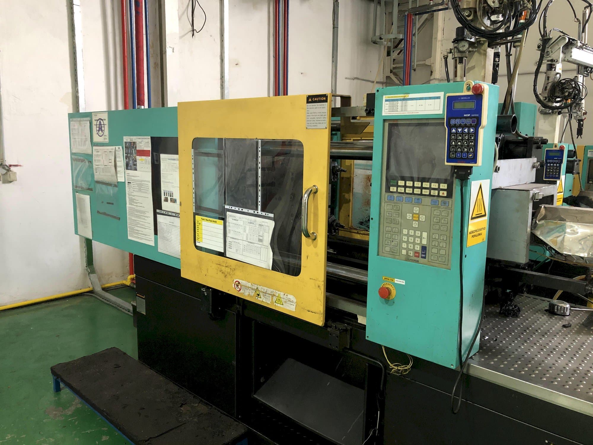 Frontansicht der Hyundai K-150V  Maschine