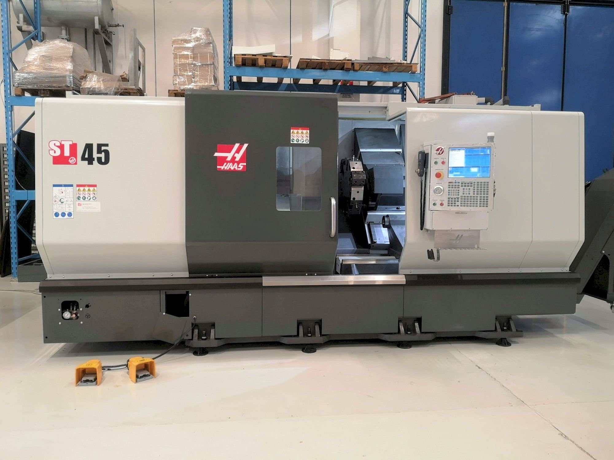 Frontansicht der HAAS ST-45  Maschine