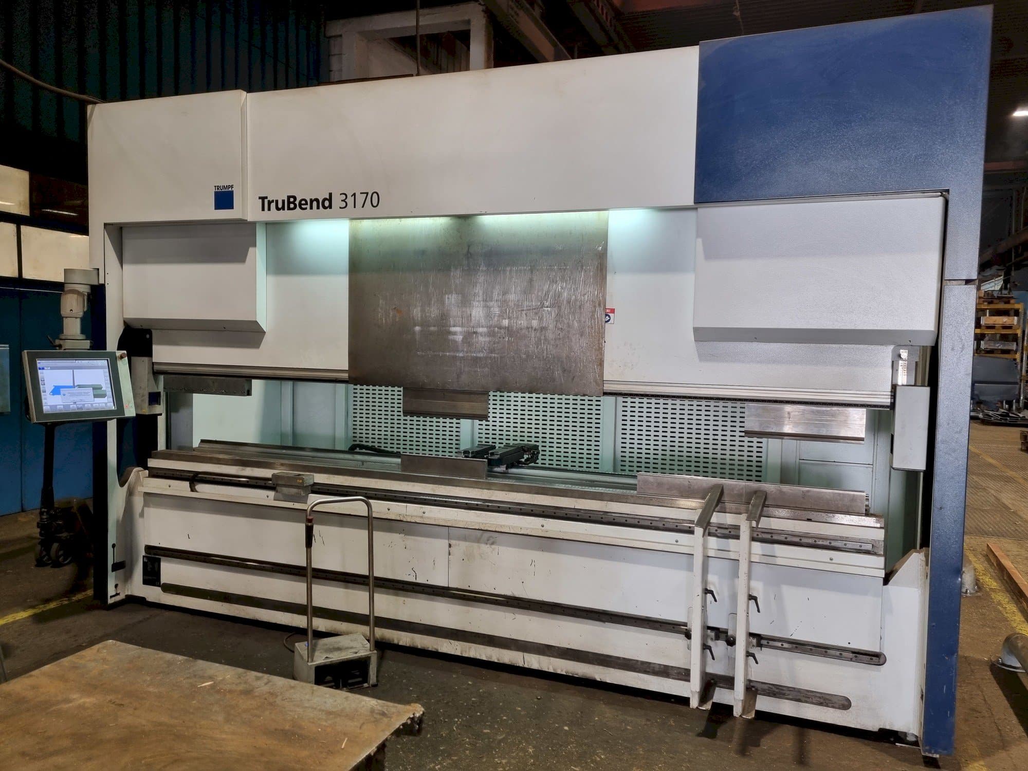 Frontansicht der Trumpf trubend 3170  Maschine