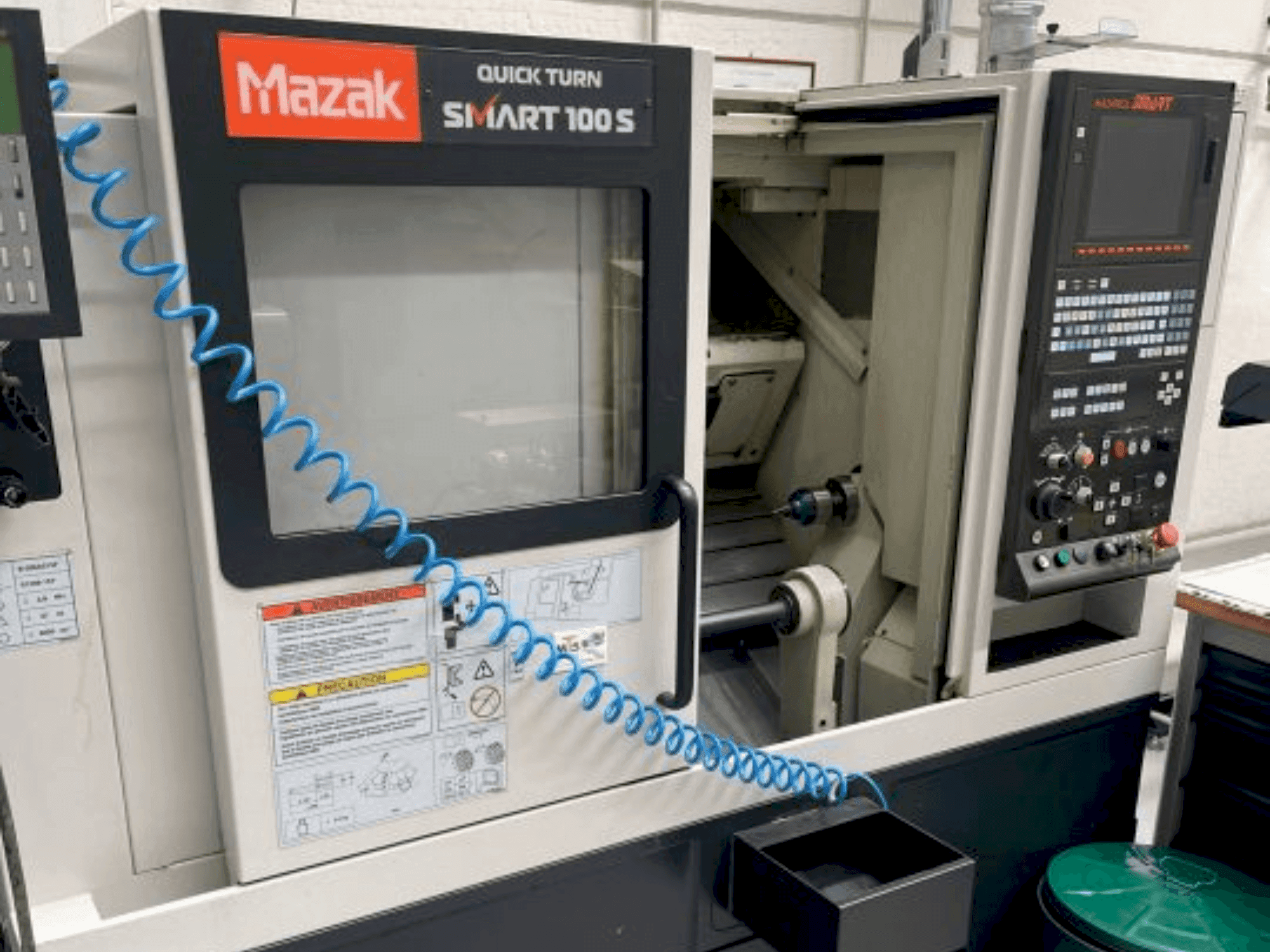 Frontansicht der Mazak QT SMART-100  Maschine