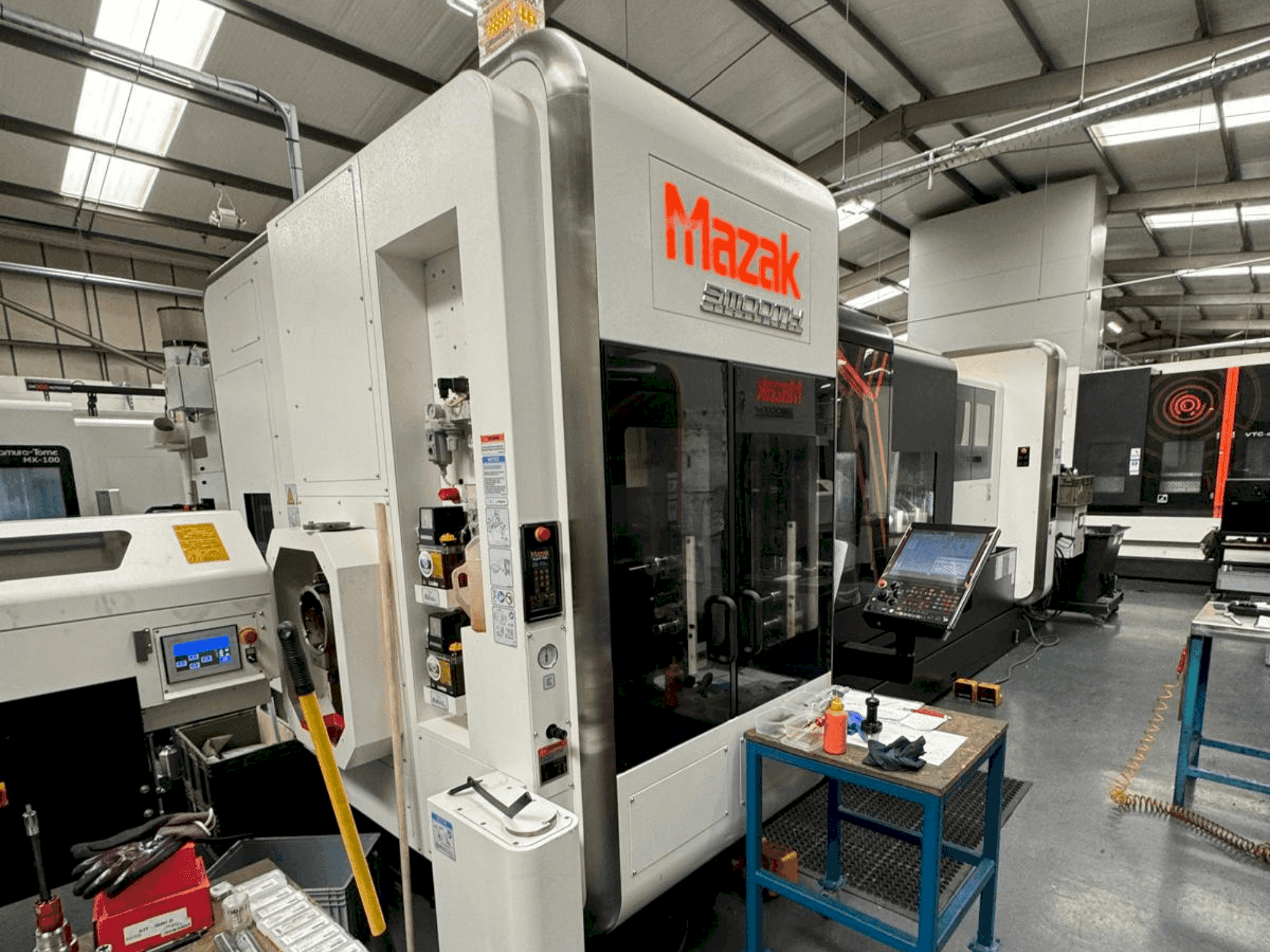 Frontansicht der Mazak Integrex i-400S- 2500U  Maschine