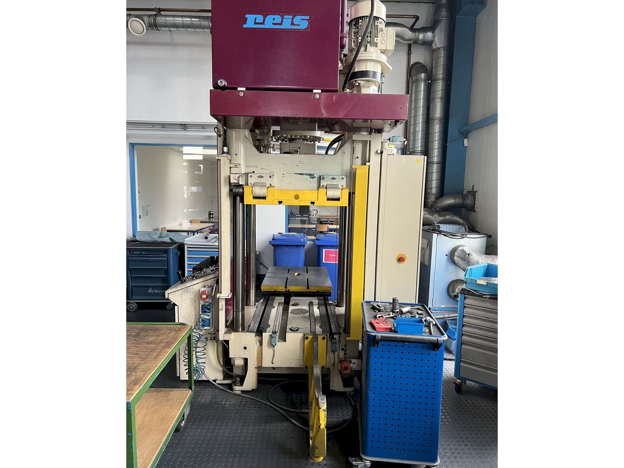 Frontansicht der Reis Tus 80-100  Maschine