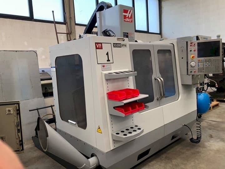 Frontansicht der HAAS VF1 SS  Maschine