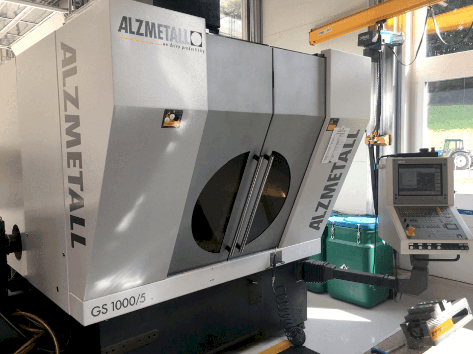 Frontansicht der Alzmetall GS1000/5  Maschine