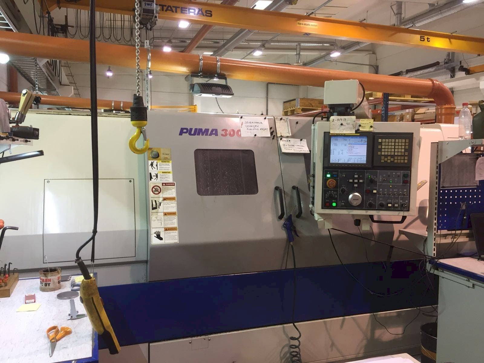 Frontansicht der Doosan Puma 300LC  Maschine