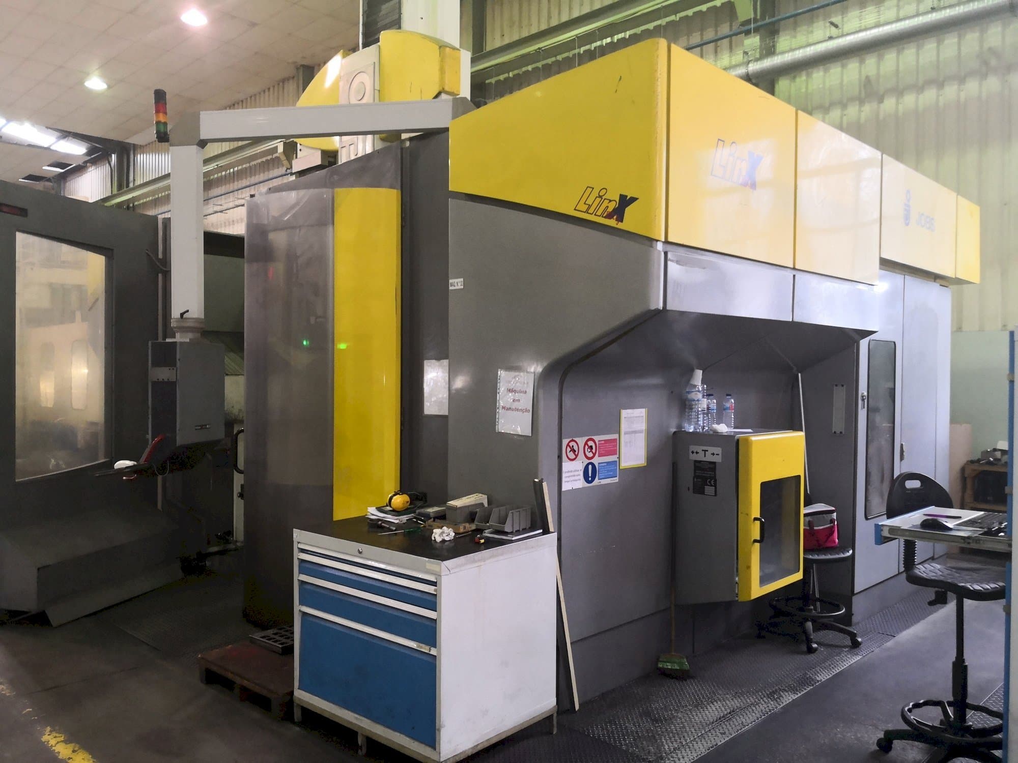 Frontansicht der JOBS Linx blitz HSK A  Maschine