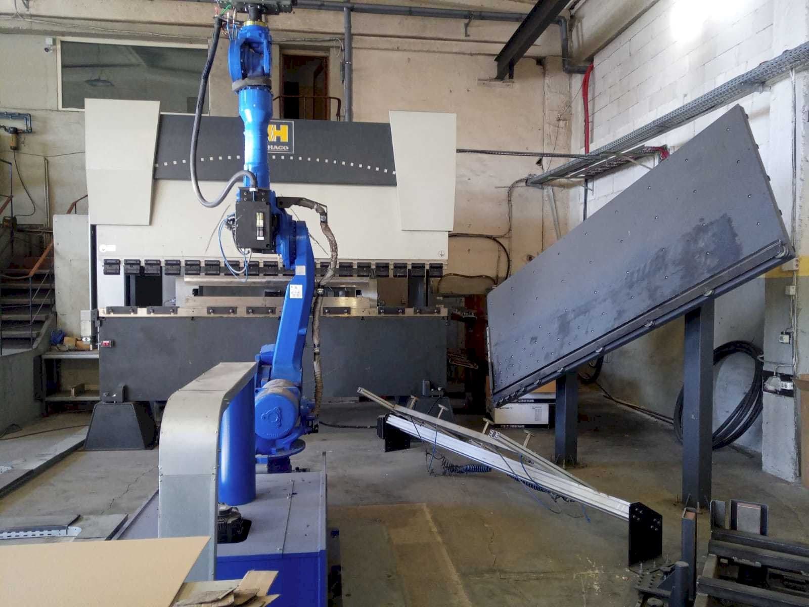 Frontansicht der HACO ERM 36150  Maschine