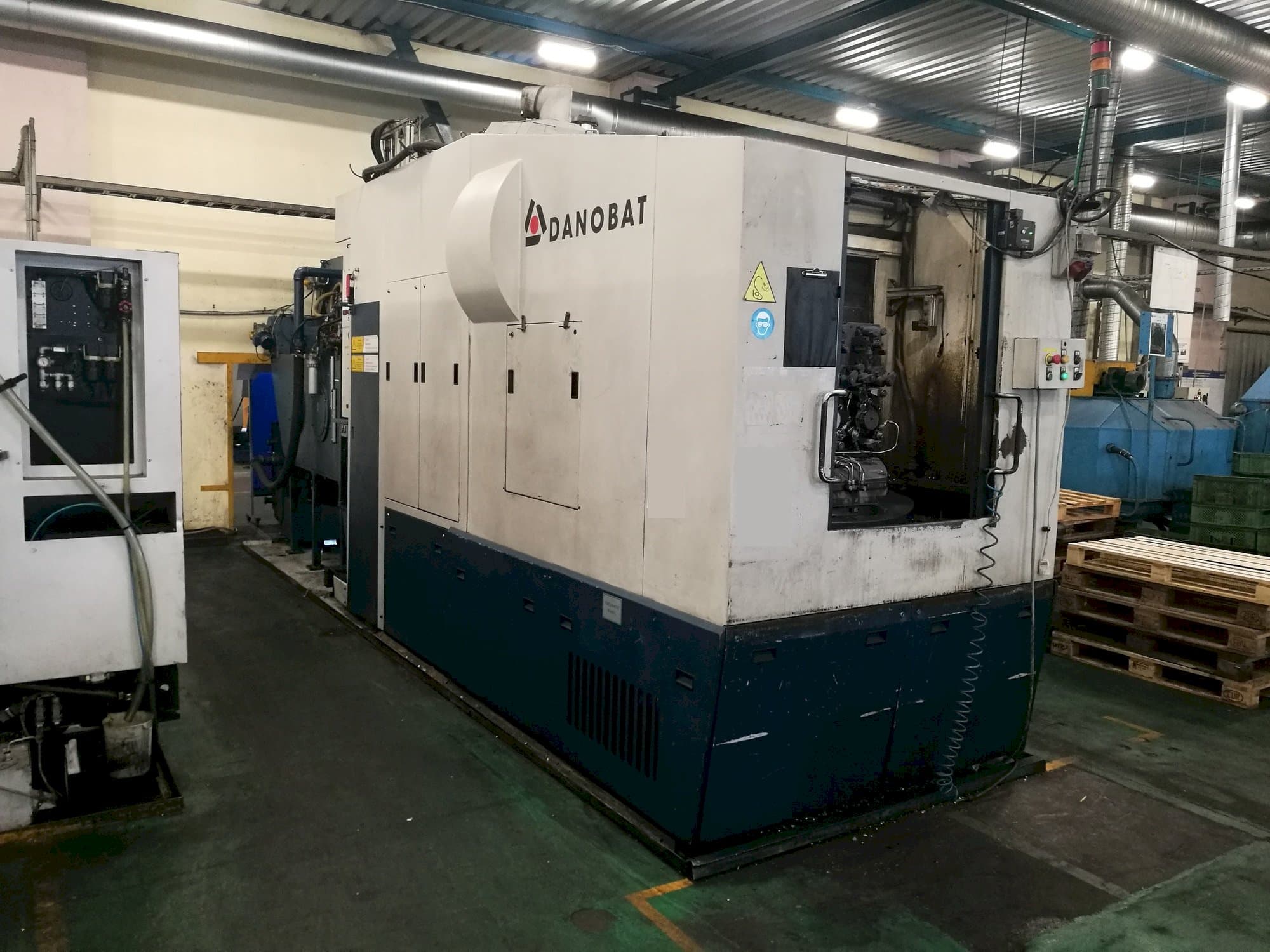 Frontansicht der DANOBAT DS 500 - HS  Maschine