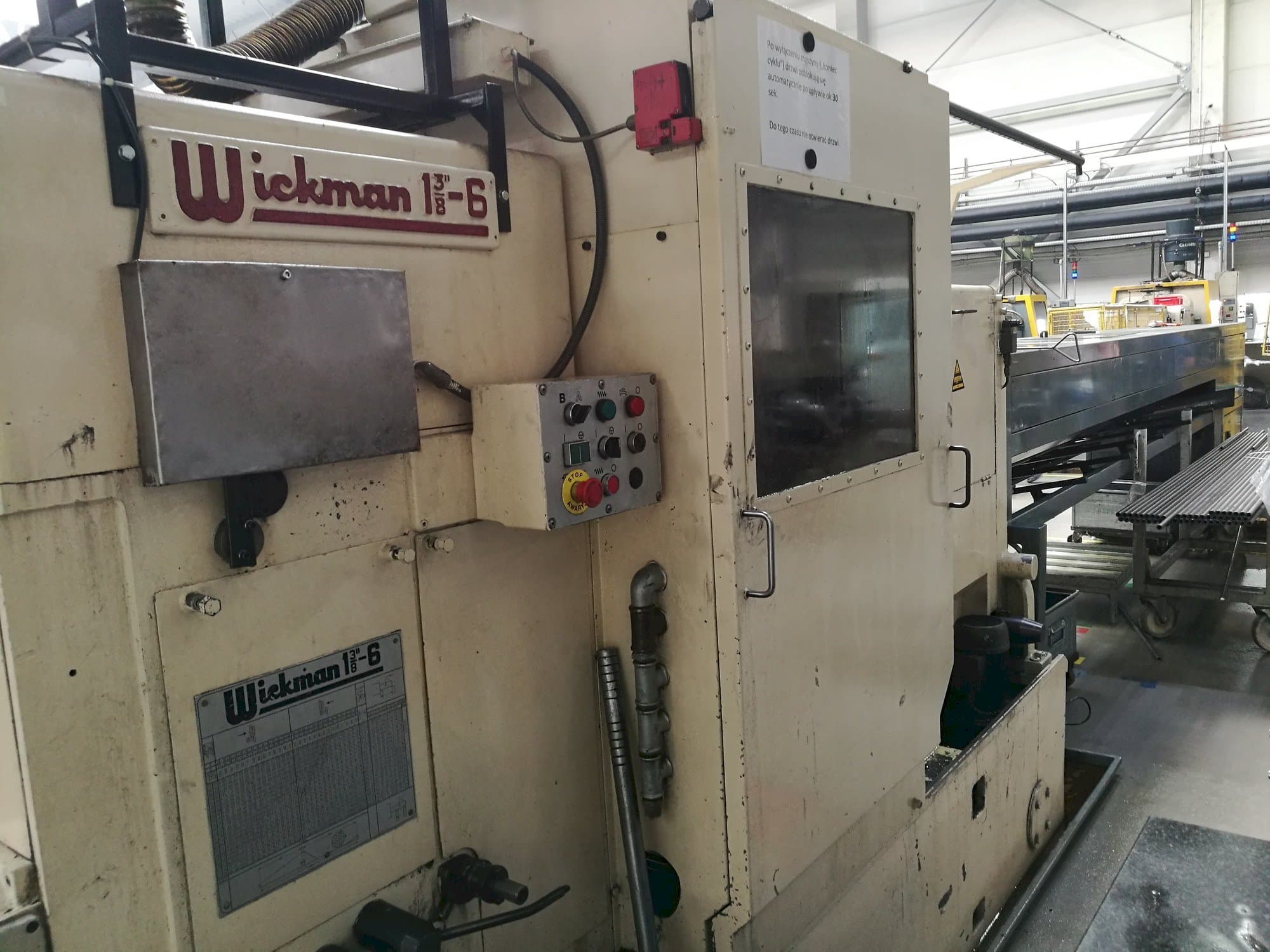 Frontansicht der Wickman 1  3/8"-6  Maschine
