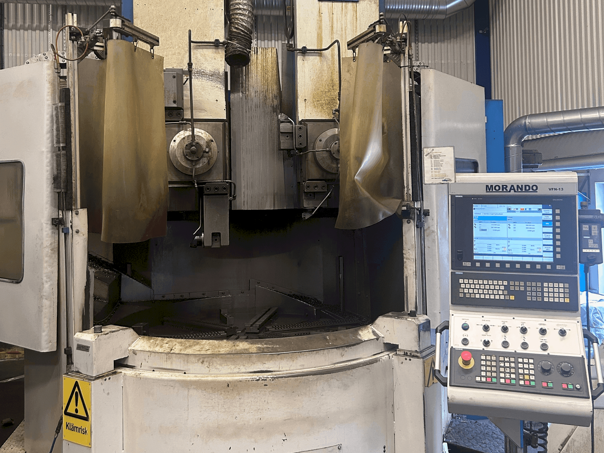 Frontansicht der MORANDO VFN13  Maschine