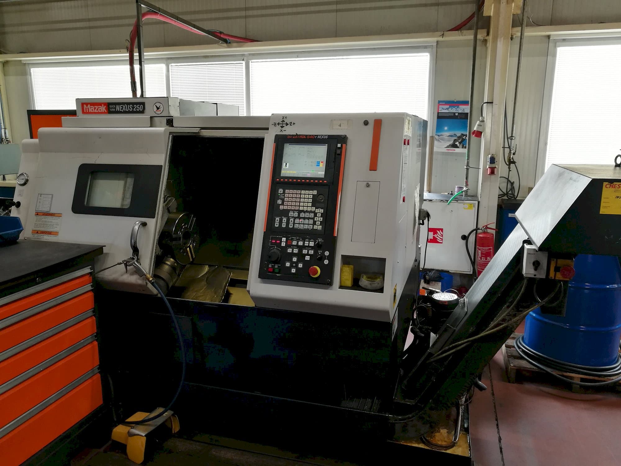 Frontansicht der Mazak Nexus 250  Maschine