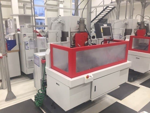 Frontansicht der EMCO Emcomat FB-450 MC  Maschine