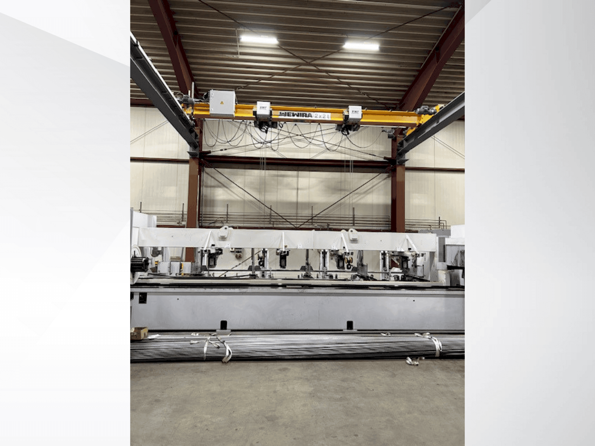 Frontansicht der TRUMPF Tru Laser Tube 3000 Fiber  Maschine