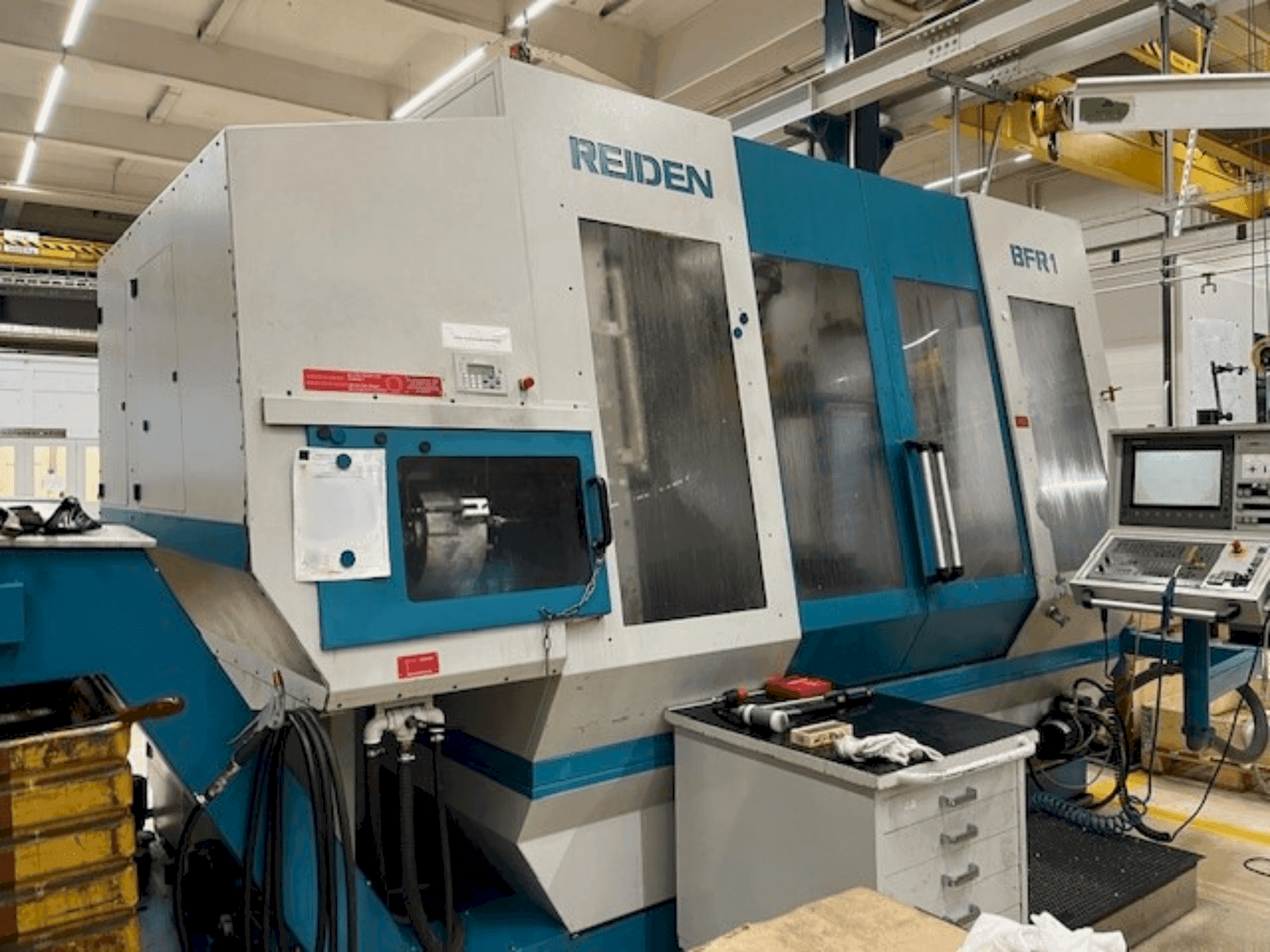 Frontansicht der Reiden BRF-1  Maschine