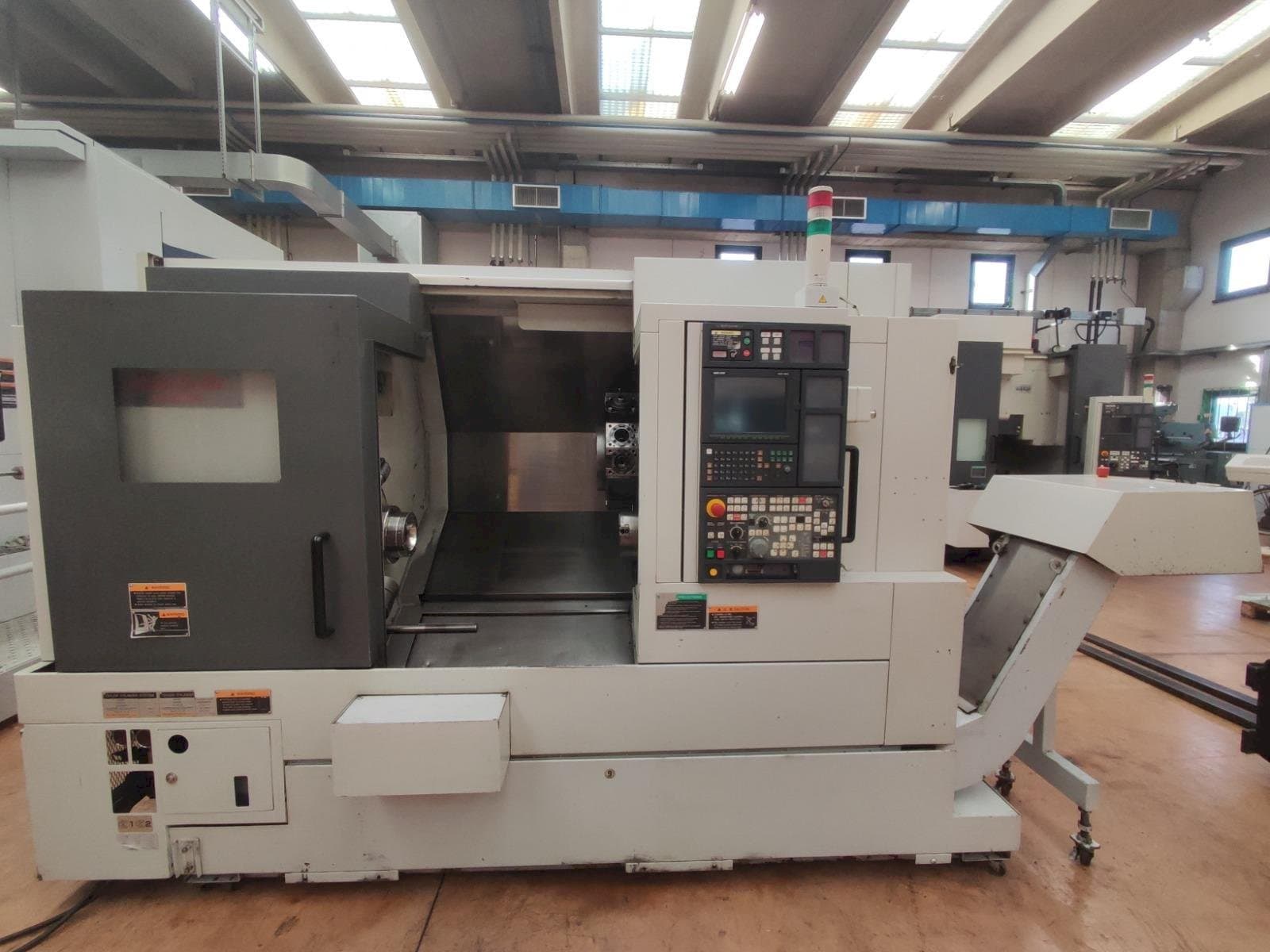 Frontansicht der MORI SEIKI NL2500/700 SMC  Maschine