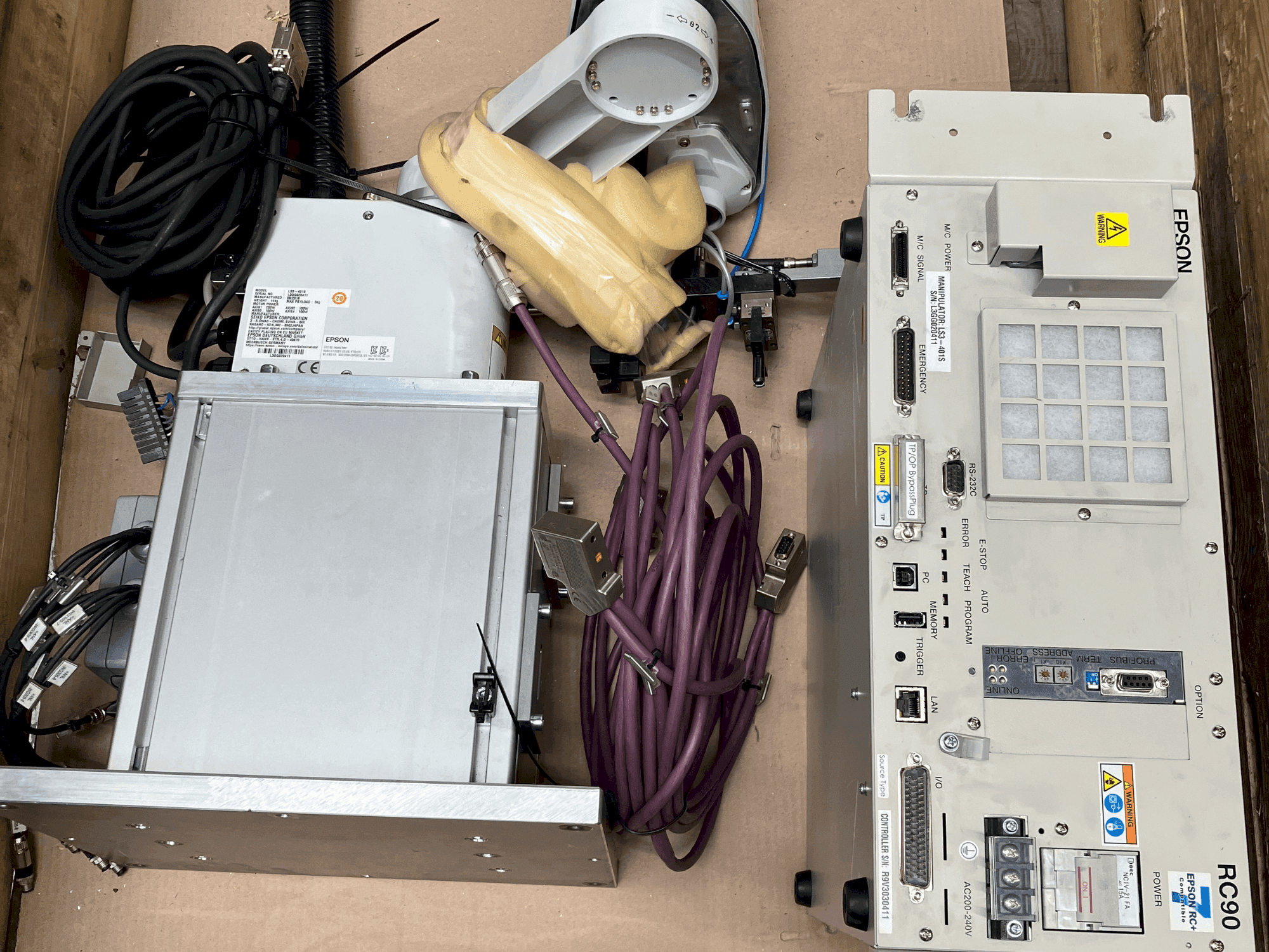 Frontansicht der EPSON LS6-602S  Maschine