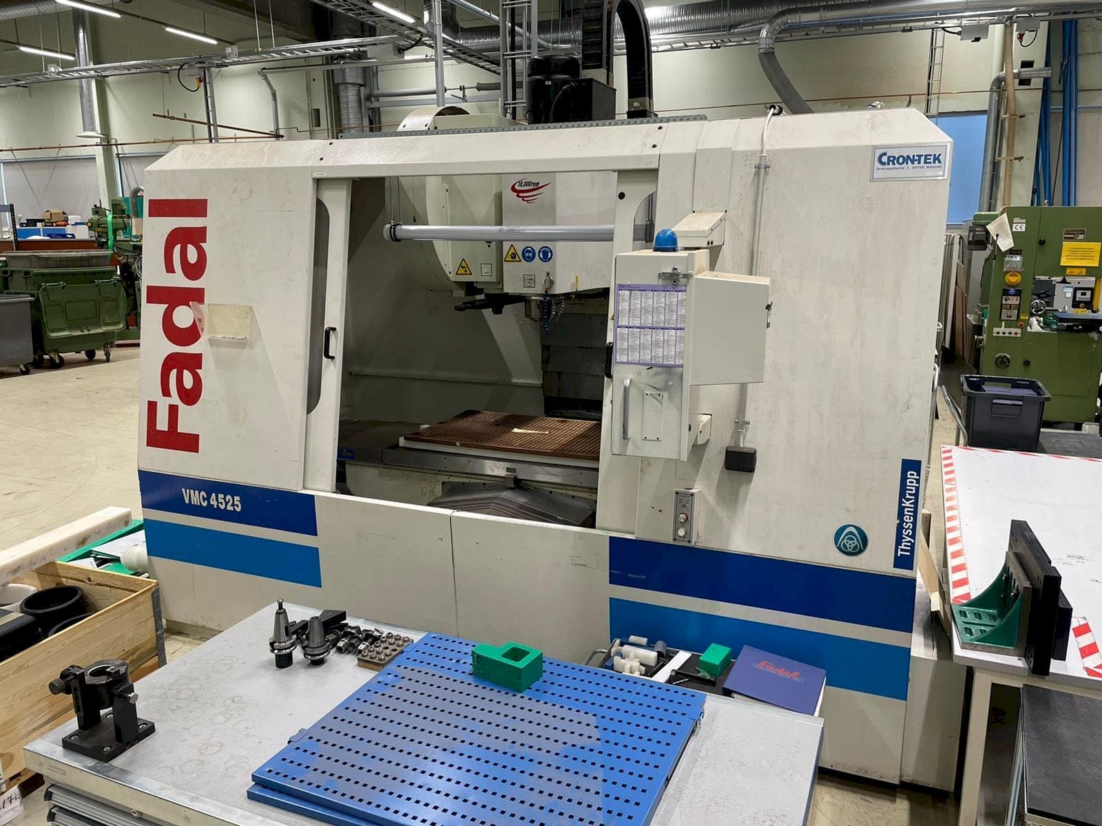 Frontansicht der FADAL VMC 4525 HT  Maschine