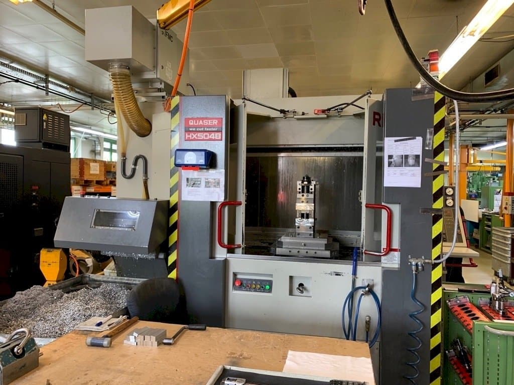 Frontansicht der Quaser HX504B  Maschine