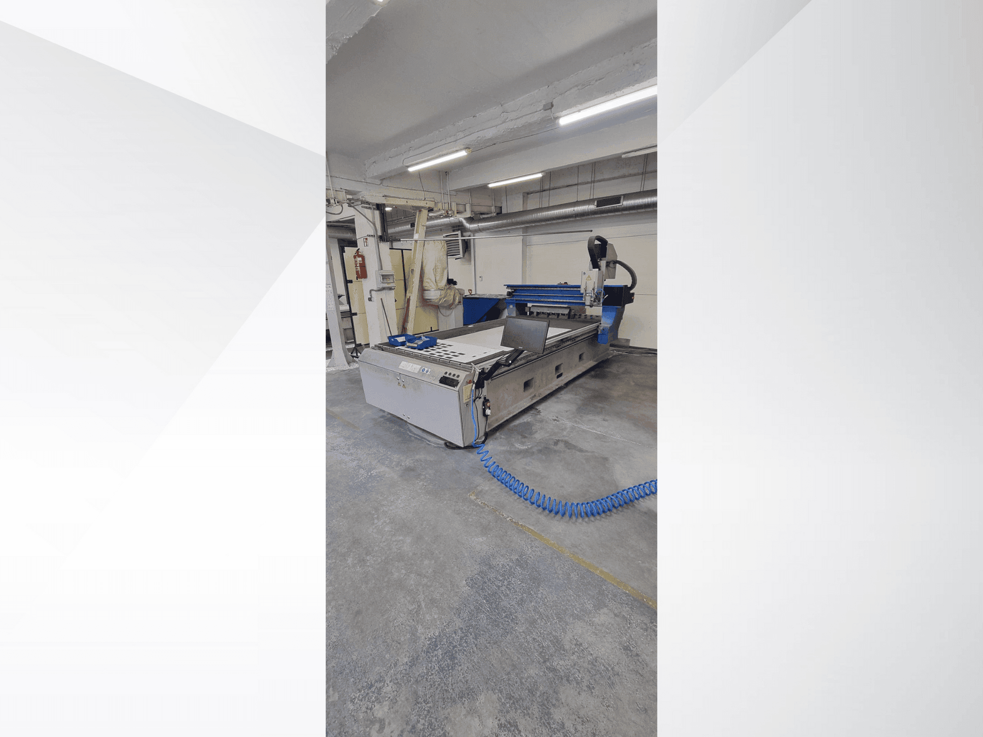 Frontansicht der MECANUMERIC Mecapro 3015  Maschine