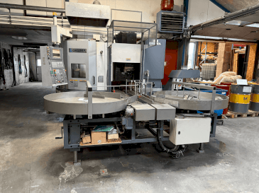 Frontansicht der Okuma VTurn LVT300-M  Maschine