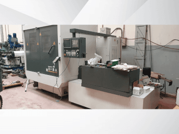 Frontansicht der FANUC Aplha-1iA  Maschine