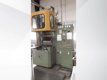 Frontansicht der WICKERT WKP 2560/5/5  Maschine