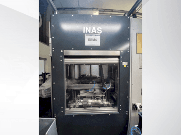 Frontansicht der INAS VSM 210  Maschine