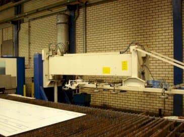 Frontansicht der TRUMPF Loadmaster Maschine