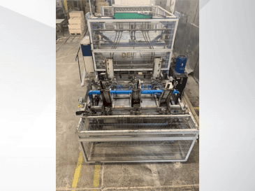 Frontansicht der DELTA pallet nailing machine line  Maschine
