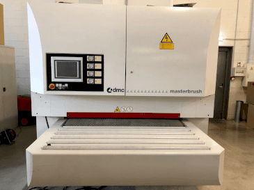 Frontansicht der DMC MASTERBRUSH MB 1350 M4 (2011)  Maschine