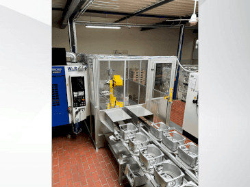 Frontansicht der FANUC M710 iC 70  Maschine