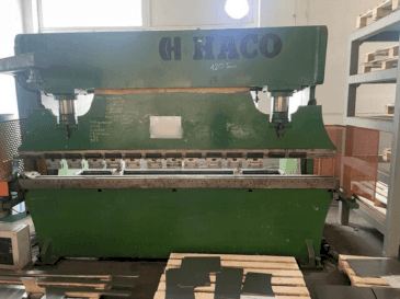 Frontansicht der HACO PPE S30135  Maschine