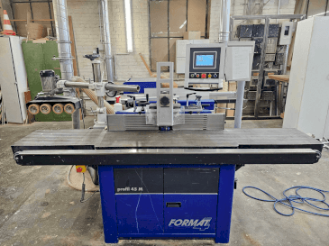 Frontansicht der FELDER Format Profil 45M x-motion (2013)  Maschine
