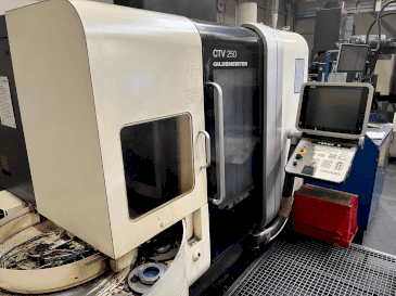 Frontansicht der DMG GILDEMEISTER CTV 250  Maschine