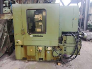 Frontansicht der TOS OHA 16B  Maschine