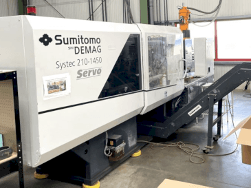 Frontansicht der DEMAG System 210-1450  Maschine