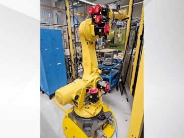 Frontansicht der FANUC R2000iB/165F  Maschine