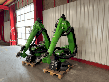 Frontansicht der KUKA KR 90 R3700 prime K  Maschine