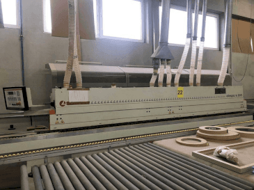 Frontansicht der SCM Olimpic K800  Maschine