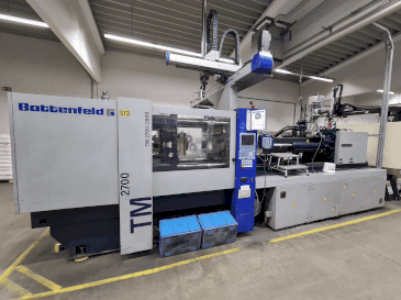 Frontansicht der Battenfeld TM 2700/2800  Maschine