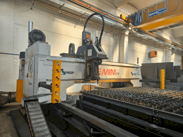 Frontansicht der FICEP GEMINI G32 HPE  Maschine